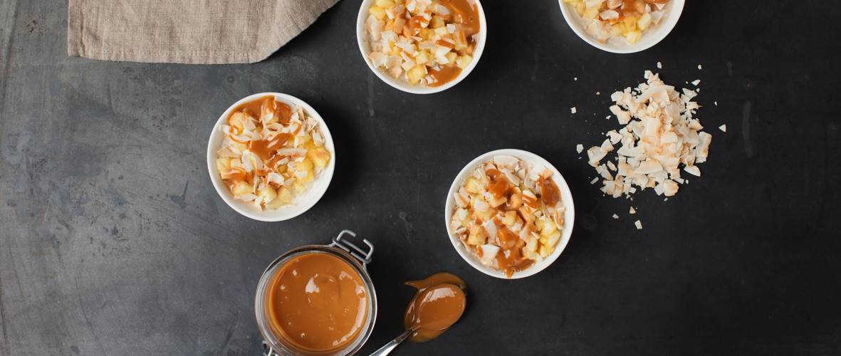 Overnight oats med ananas, kokos og salt karamell