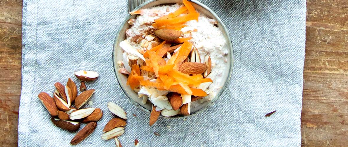 Overnight oats med smak av gulrot, vanilje & kanel